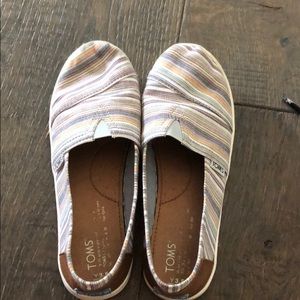 Used Striped Toms- size: 3.5Y